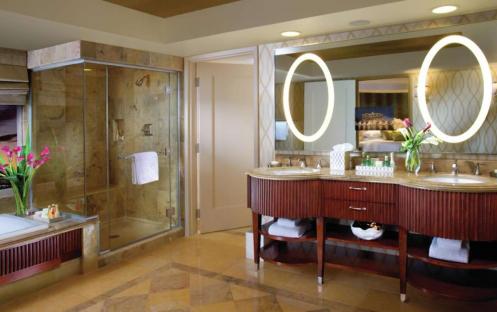 Bellagio Salon Suite Bathroom